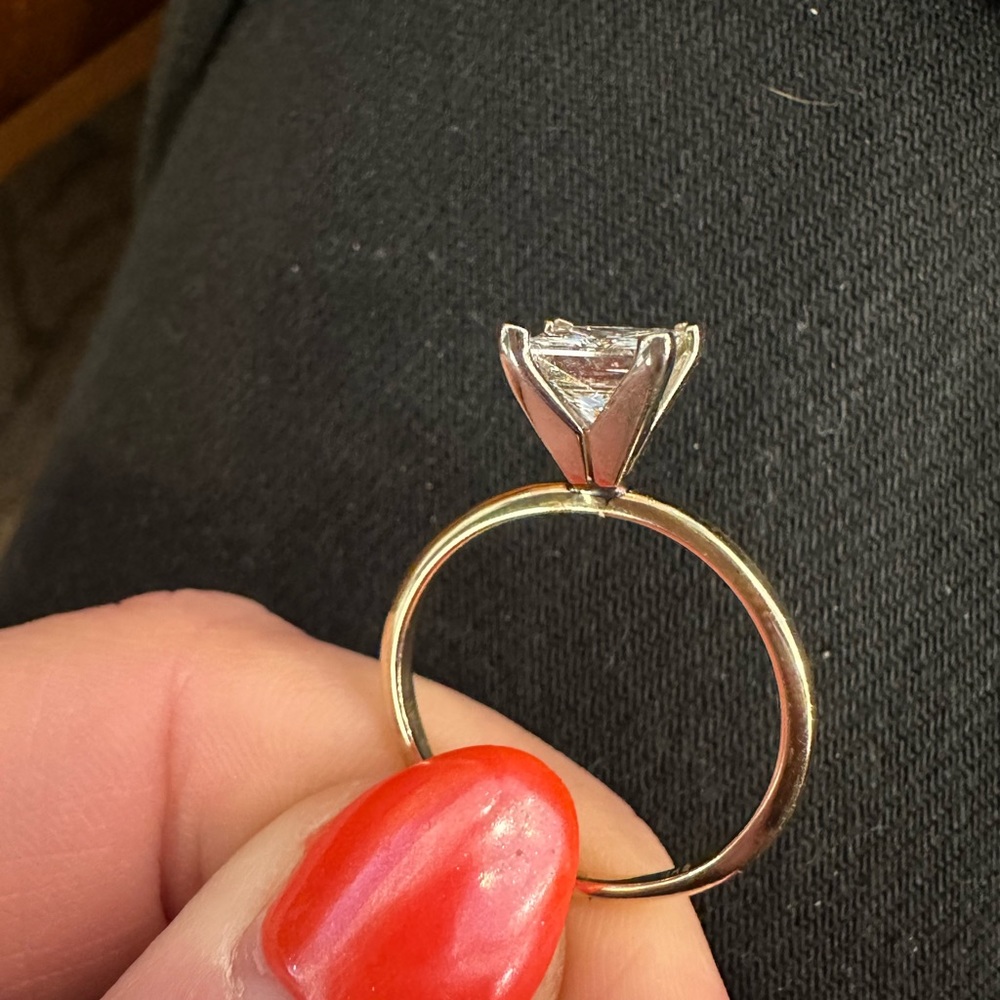 Princess cut engagement ring - Picture 3 of 5